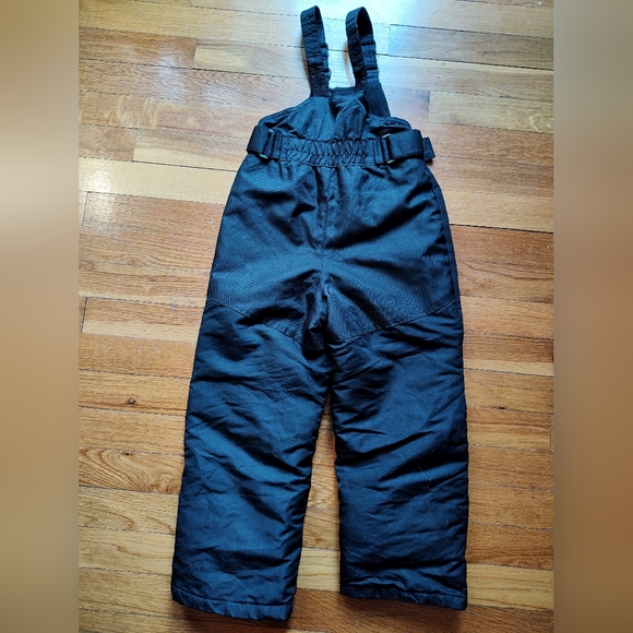 Kids size 4T black snowsuit by Cherokee - Picture 2 of 3